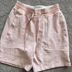 Lululemon at ease short 7”